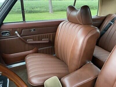 Mercedes-Benz-200-Series-Coupe-1976-Brown-Tan-40527-22