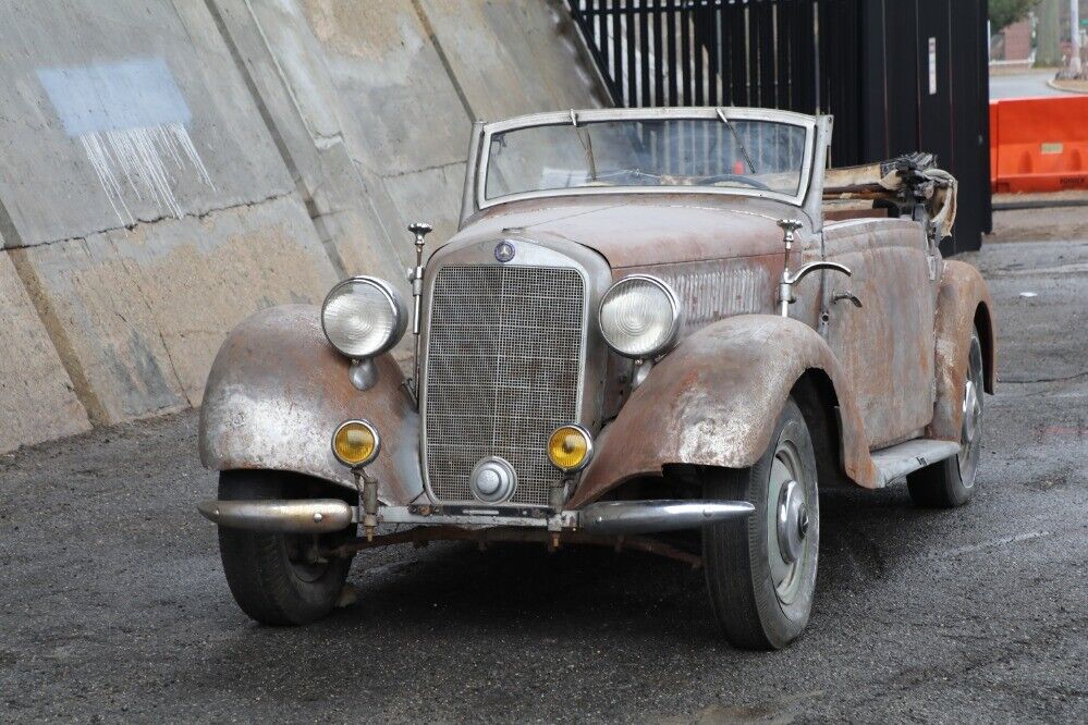 Mercedes-Benz-230-N-Cabriolet-1937-Brown-Red-0-1