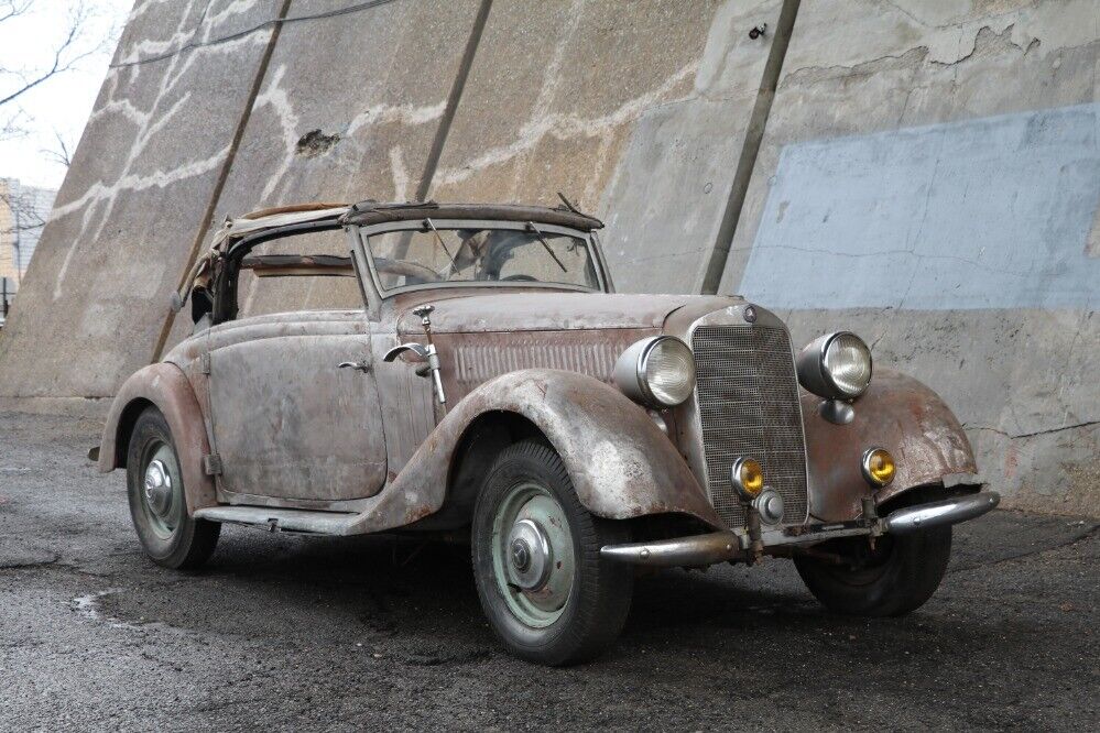 Mercedes-Benz-230-N-Cabriolet-1937-Brown-Red-0-2