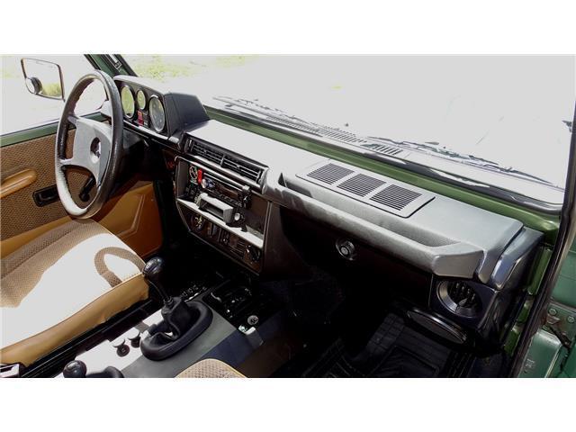 Mercedes-Benz-230GE-1985-Green-Tan-141622-17