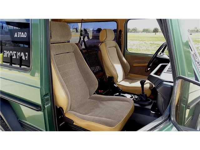 Mercedes-Benz-230GE-1985-Green-Tan-141622-18