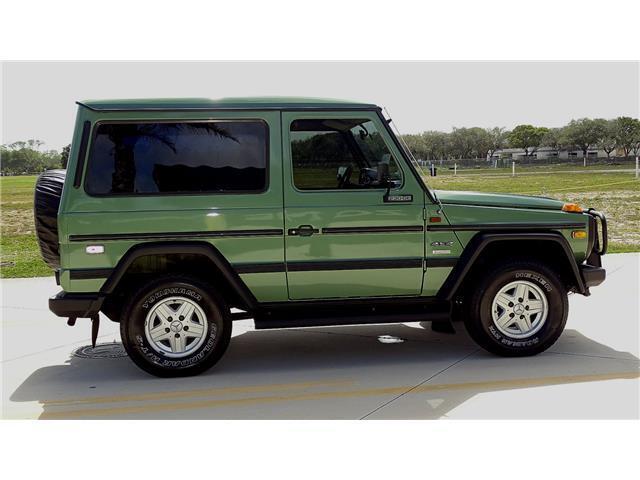 Mercedes-Benz-230GE-1985-Green-Tan-141622-6