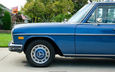 Mercedes-Benz-250-Berline-1969-Blue-Tan-69430-3