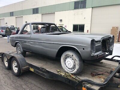 Mercedes-Benz-250-Coupe-1970-Grey-132932-6