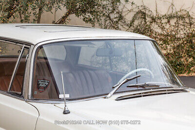 Mercedes-Benz-250SE-1967-White-Other-Color-0-8