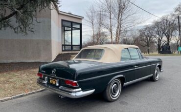 Mercedes-Benz-250SE-Cabriolet-1967-Green-Tan-0-4