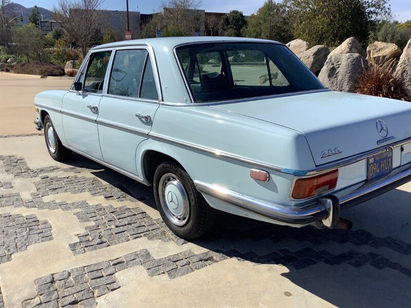 Mercedes-Benz-280-Berline-1973-Blue-Blue-75012-10