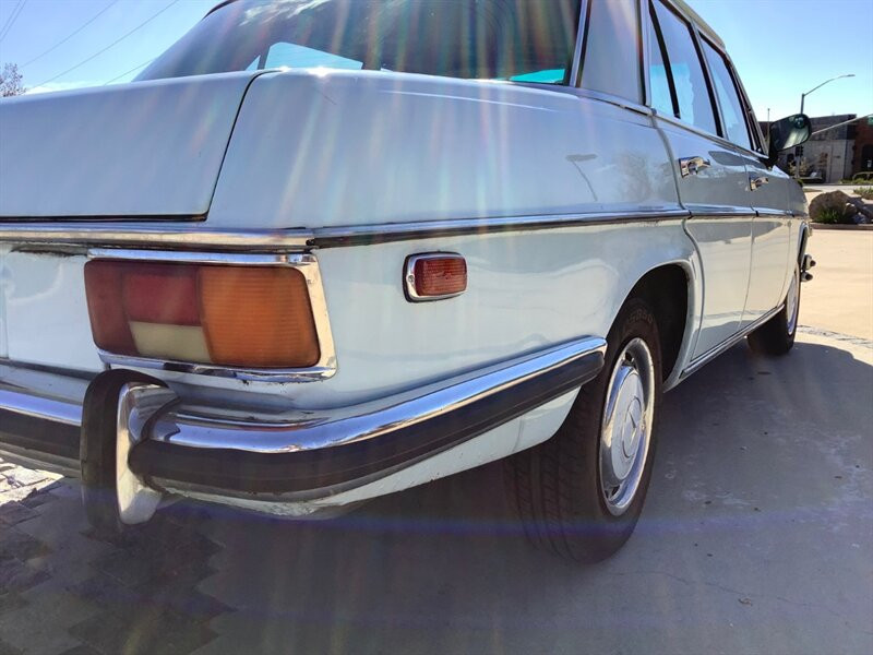 Mercedes-Benz-280-Berline-1973-Blue-Blue-75012-9