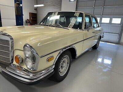 Mercedes-Benz-280SE-1972-Brown-164958-1