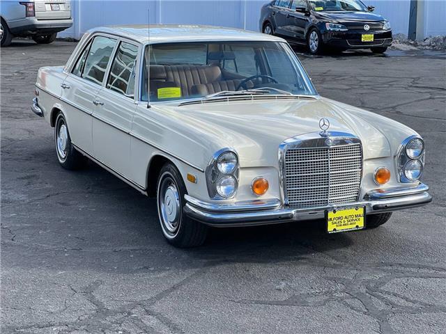 Mercedes-Benz-280SEL-4.5-1973-White-Brown-101191-1