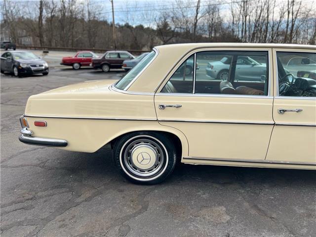 Mercedes-Benz-280SEL-4.5-1973-White-Brown-101191-11