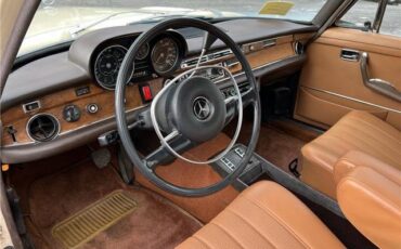 Mercedes-Benz-280SEL-4.5-1973-White-Brown-101191-16