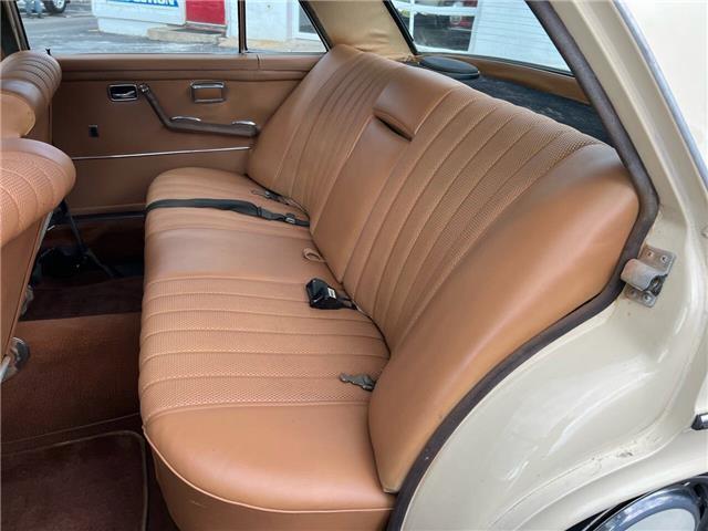 Mercedes-Benz-280SEL-4.5-1973-White-Brown-101191-20