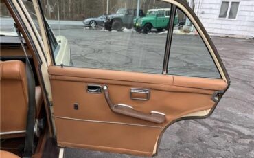 Mercedes-Benz-280SEL-4.5-1973-White-Brown-101191-24