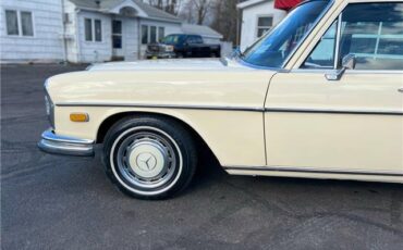 Mercedes-Benz-280SEL-4.5-1973-White-Brown-101191-3