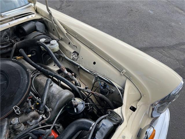 Mercedes-Benz-280SEL-4.5-1973-White-Brown-101191-31