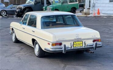 Mercedes-Benz-280SEL-4.5-1973-White-Brown-101191-6