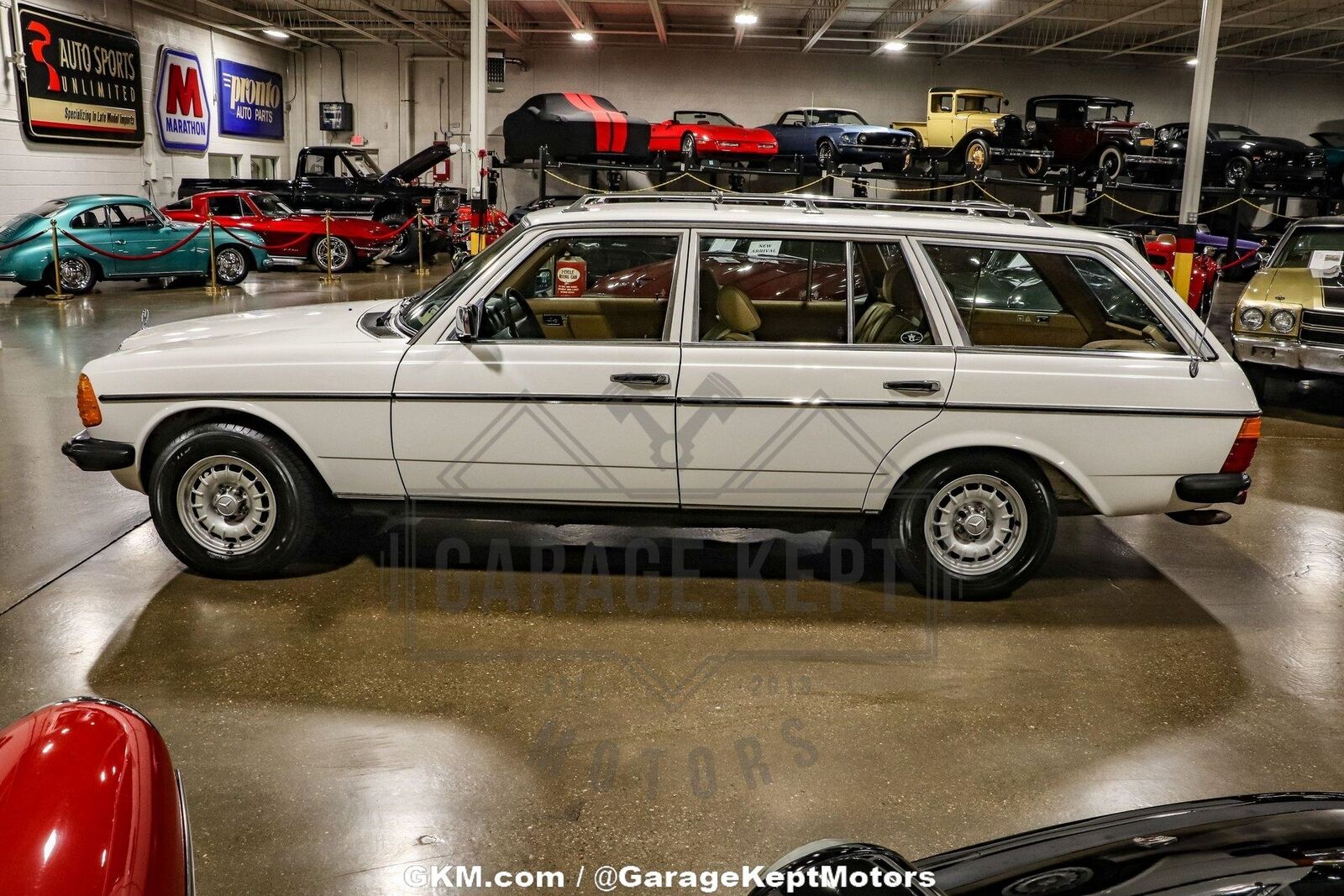 Mercedes-Benz-280TE-Wagon-1980-White-Palomino-Cloth-Interior-208651-5