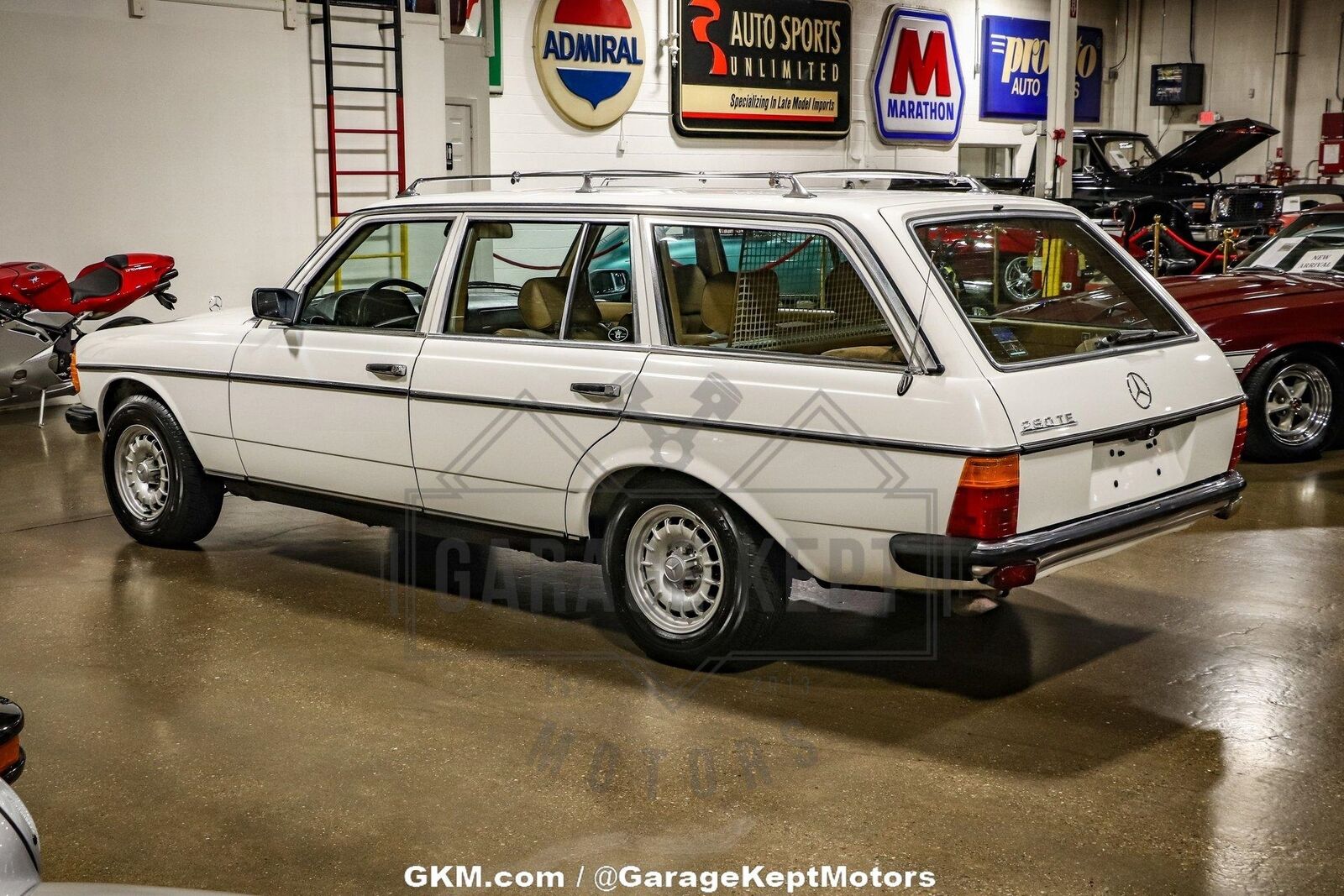 Mercedes-Benz-280TE-Wagon-1980-White-Palomino-Cloth-Interior-208651-6