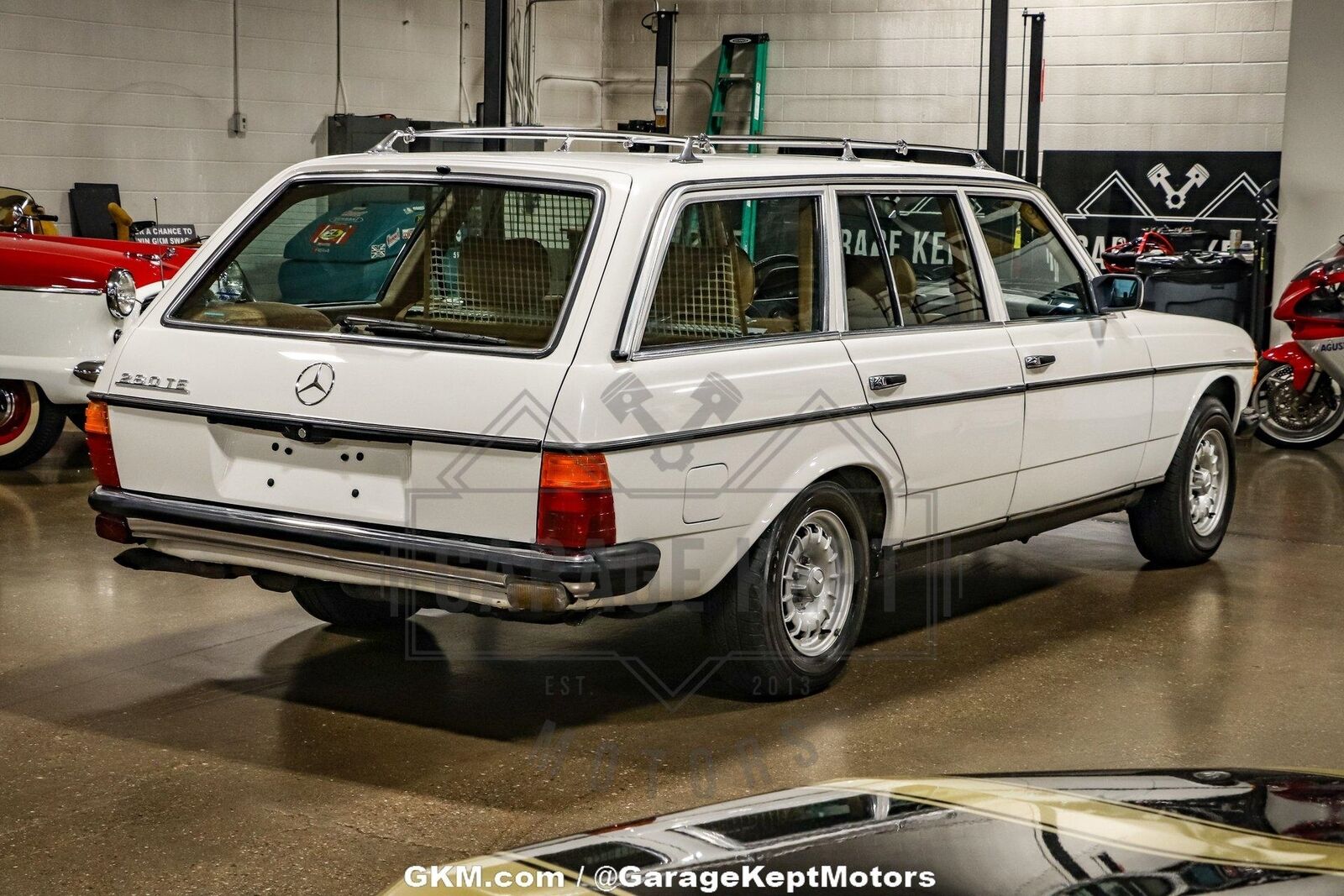 Mercedes-Benz-280TE-Wagon-1980-White-Palomino-Cloth-Interior-208651-8