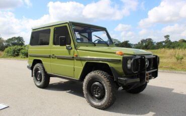 Mercedes-Benz-300-GD-Cabriolet-1982-Green-Brown-15044-10