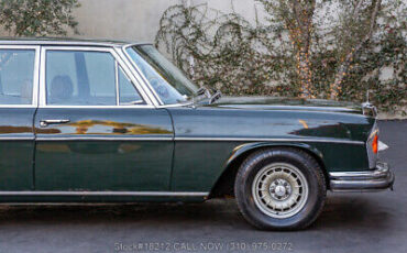 Mercedes-Benz-300-Series-1970-Green-Other-Color-0-9