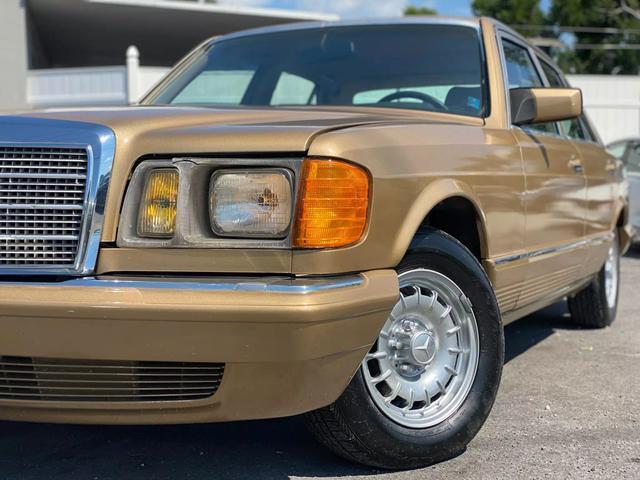 Mercedes-Benz-300-Series-1984-Gold-Tan-0-1