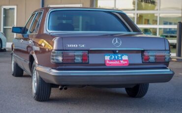 Mercedes-Benz-300-Series-1985-Brown-Brown-117828-8