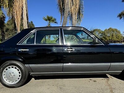 Mercedes-Benz-300-Series-1989-Black-101588-9