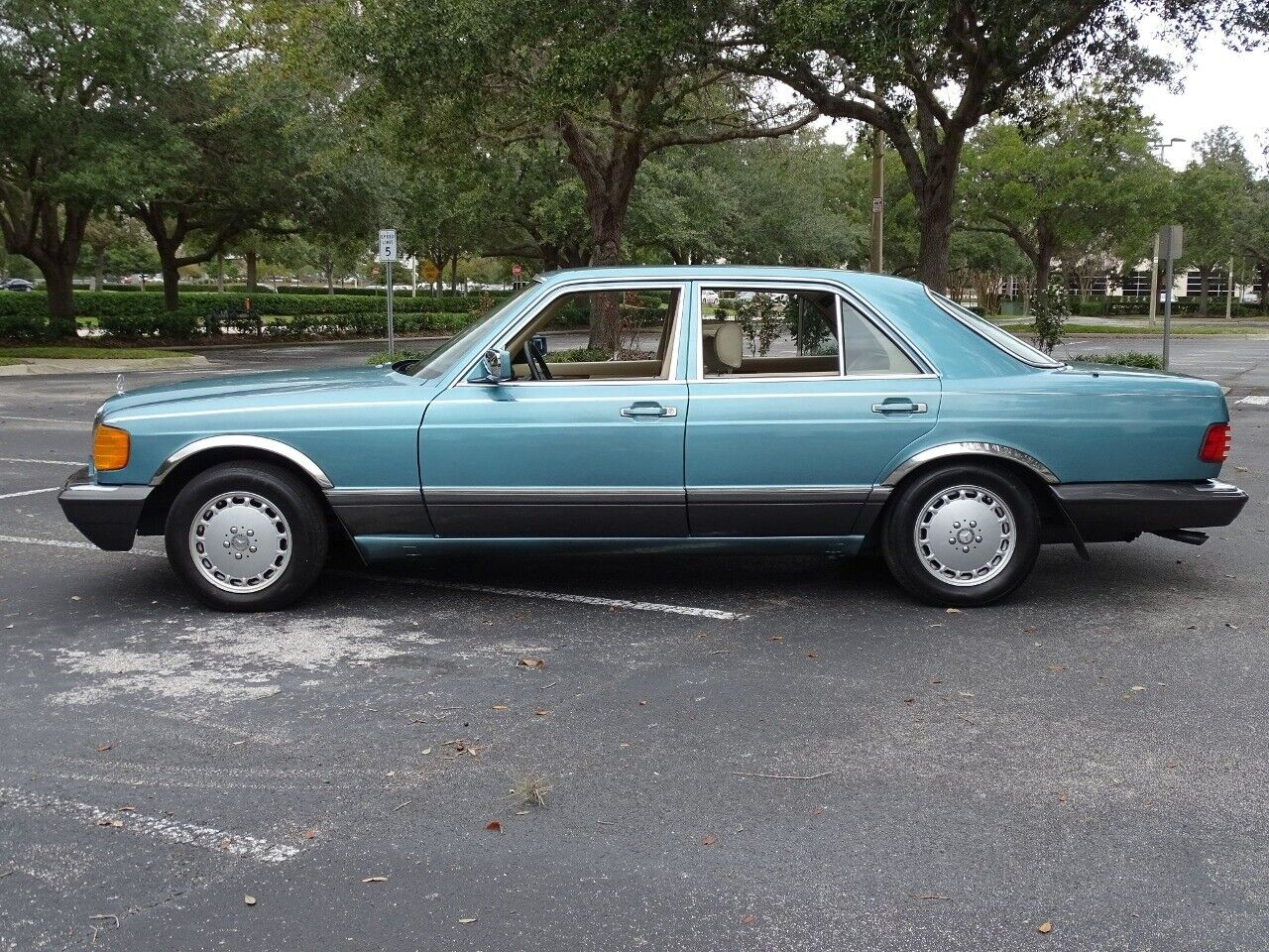 Mercedes-Benz-300-Series-1991-Blue-Tan-378791-4