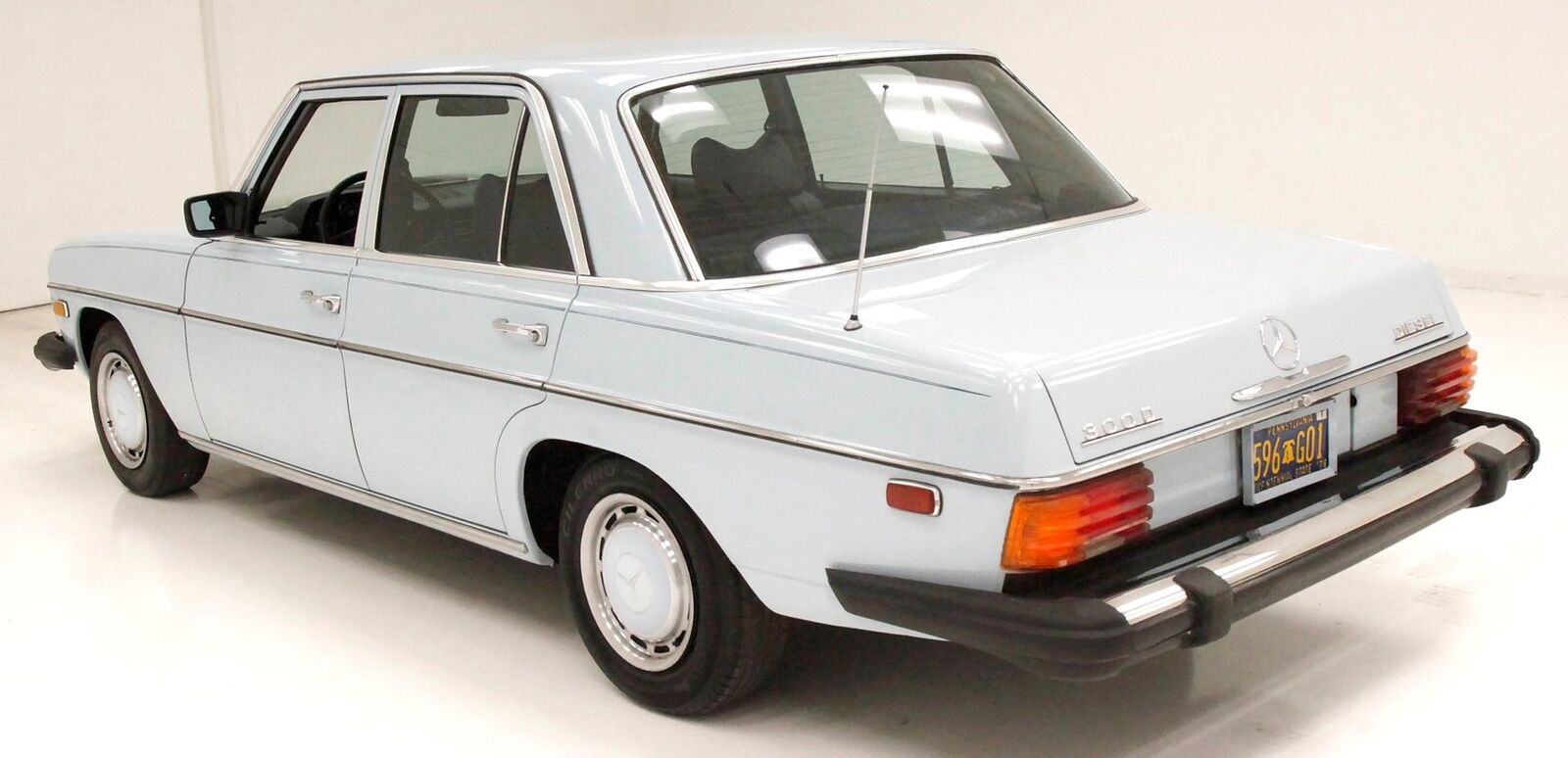 Mercedes-Benz-300-Series-Berline-1976-Blue-Blue-65000-2