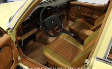 Mercedes-Benz-300-Series-Berline-1979-Yellow-Tan-378460-4