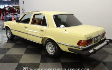 Mercedes-Benz-300-Series-Berline-1979-Yellow-Tan-378460-6