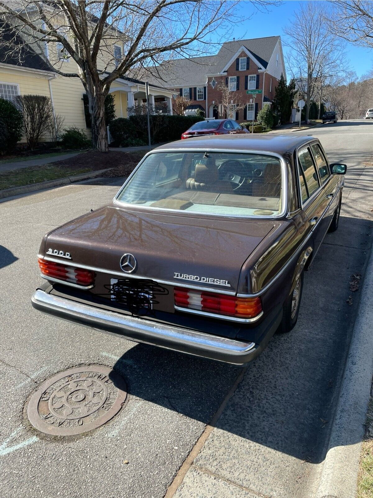 Mercedes-Benz-300-Series-Berline-1984-Brown-Tan-590774-4