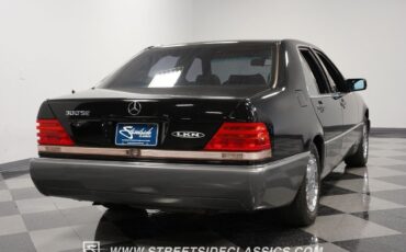 Mercedes-Benz-300-Series-Berline-1992-Black-Black-171112-11