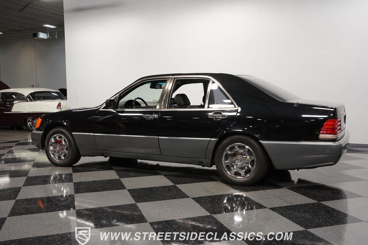 Mercedes-Benz-300-Series-Berline-1992-Black-Black-171112-8