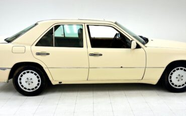 Mercedes-Benz-300-Series-Berline-1993-Light-Ivory-Saddle-394716-5