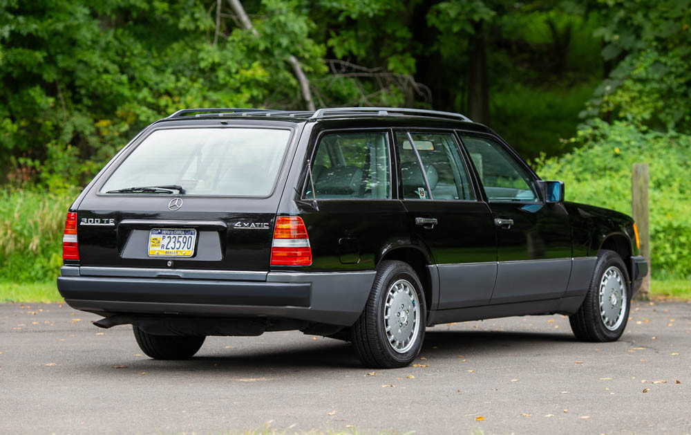 Mercedes-Benz-300-Series-Break-1990-Black-Gray-199449-4