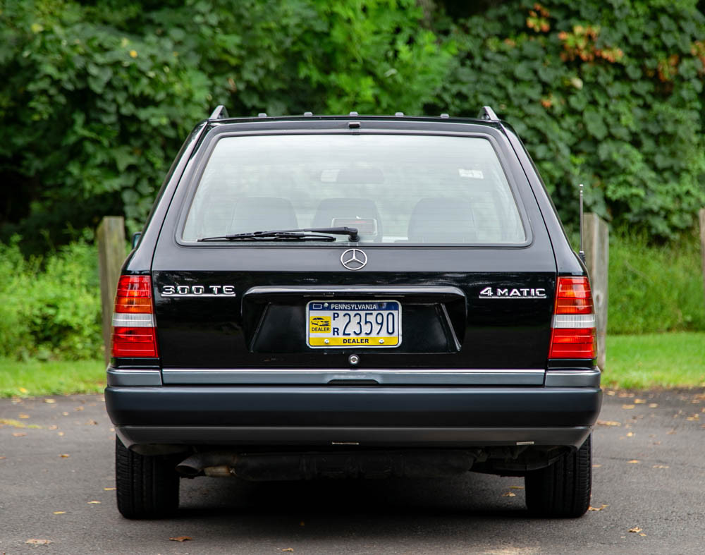 Mercedes-Benz-300-Series-Break-1990-Black-Gray-199449-8