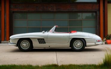 Mercedes-Benz-300-Series-Cabriolet-1957-Silver-Red-0-3