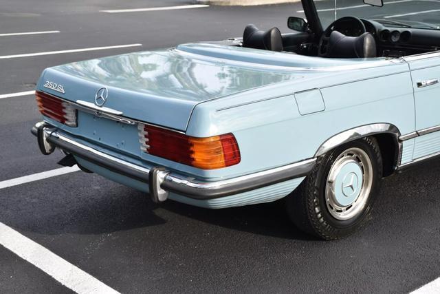 Mercedes-Benz-300-Series-Cabriolet-1972-Blue-Black-112139-12