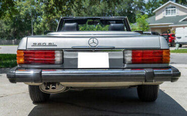 Mercedes-Benz-300-Series-Cabriolet-1983-Silver-Blue-156106-6