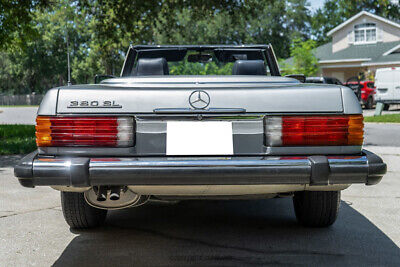 Mercedes-Benz-300-Series-Cabriolet-1983-Silver-Blue-156106-6