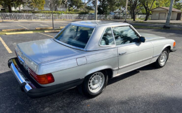 Mercedes-Benz-300-Series-Cabriolet-1985-Silver-Blue-158313-3