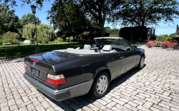 Mercedes-Benz-300-Series-Cabriolet-1993-Black-Gray-195894-9