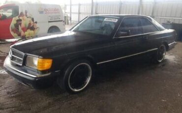 Mercedes-Benz-300-Series-Coupe-1982-Black-Black-101010-2