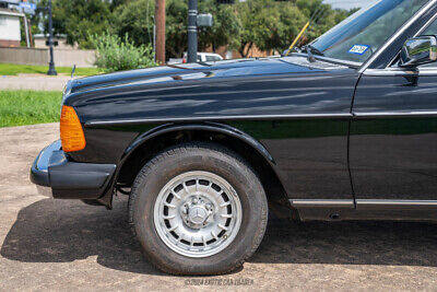 Mercedes-Benz-300-Series-Coupe-1982-Black-Tan-153063-3