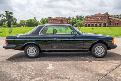 Mercedes-Benz-300-Series-Coupe-1982-Black-Tan-153063-8