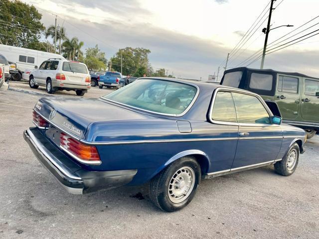 Mercedes-Benz-300-Series-Coupe-1984-Blue-Tan-183922-2