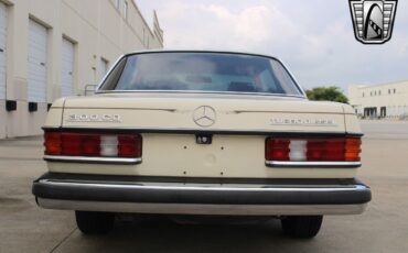 Mercedes-Benz-300-Series-Coupe-1985-Yellow-Tan-469129-4